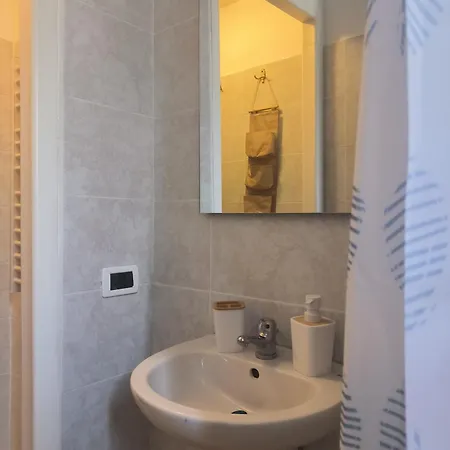 Day By Day Di Ghor 招待所