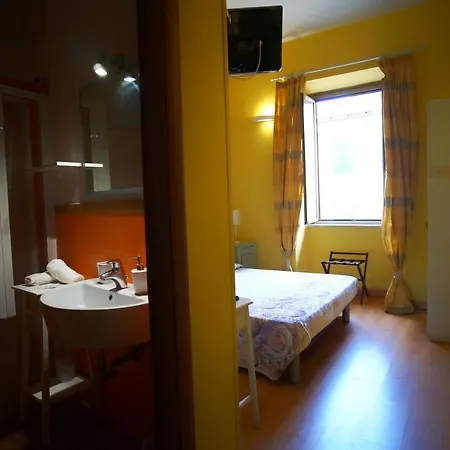 Day By Day Di Ghor 招待所 罗马